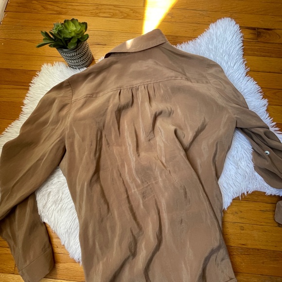 Chico’s Long Sleeve Silky Button Down Shirt 💛 - Picture 11 of 12